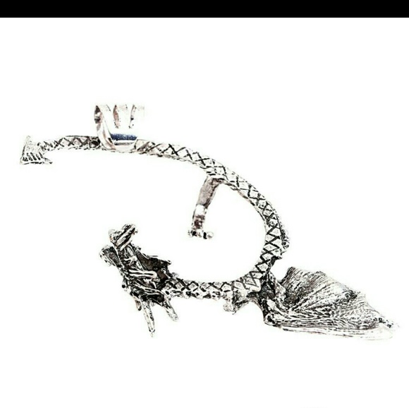 NO PIERCINGS REQUIRED! Wrap around dragon ear cuff - Picture 3 of 5